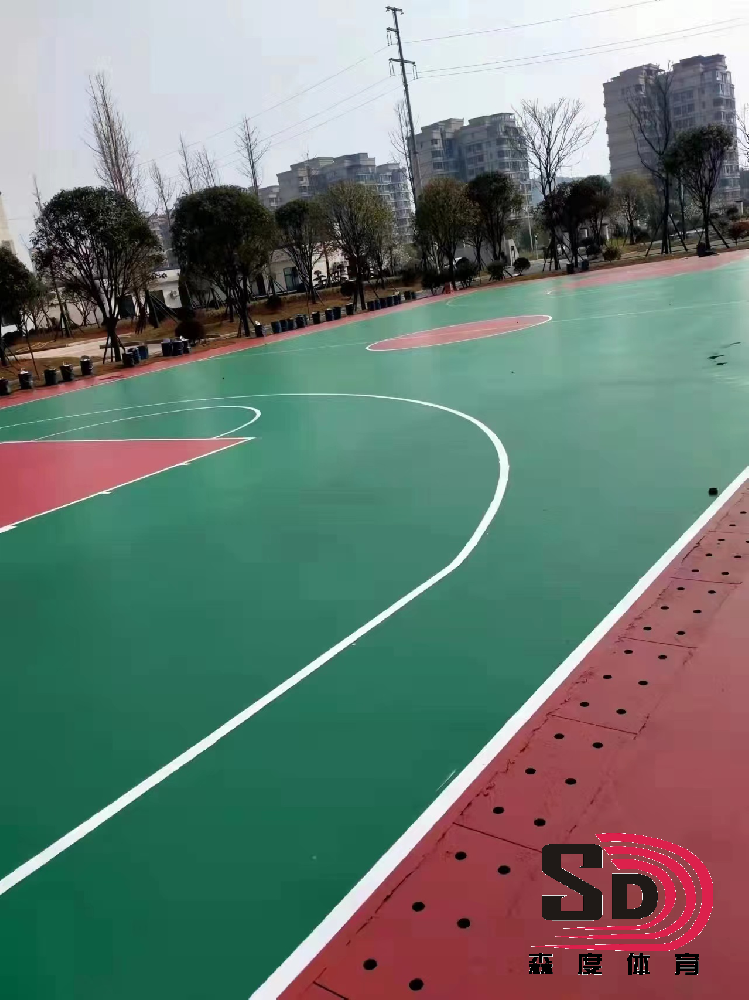 硅PU球場(chǎng)為什么會(huì)變色